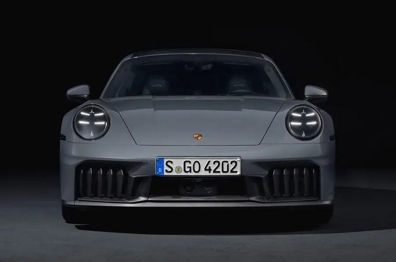 Porsche ra mắt xe 911 hybrid
